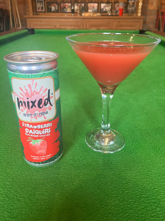 Strawberry Daiquiri 4 Can Set